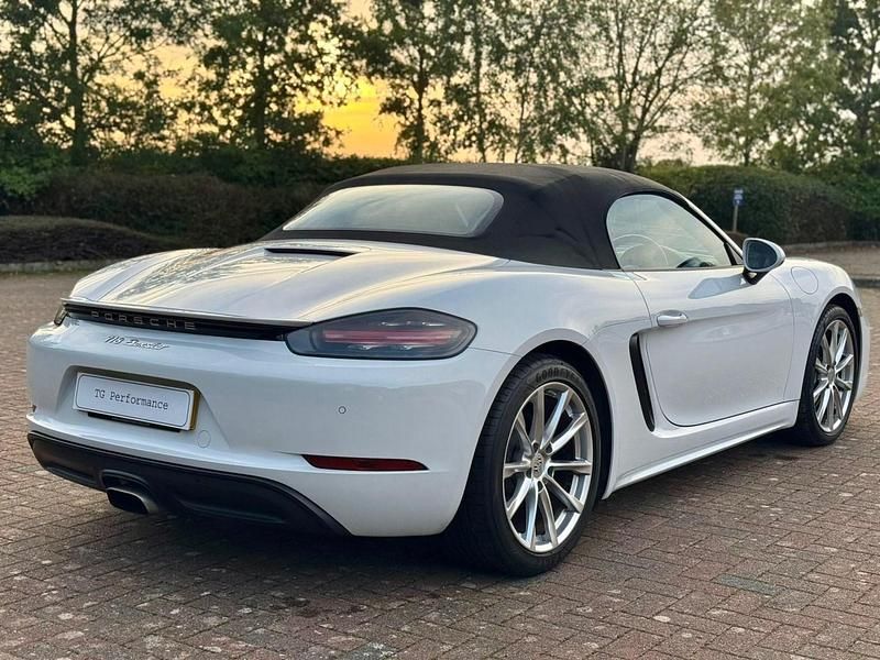 Used Porsche 718 Boxster 300 HP (220 kW) 2017 White Cabriolet
