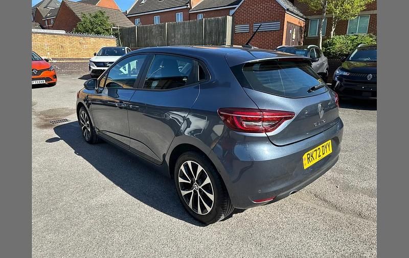 Used Renault Clio V Iconic 90 HP (66 kW) 2022 Grey  Hatchback