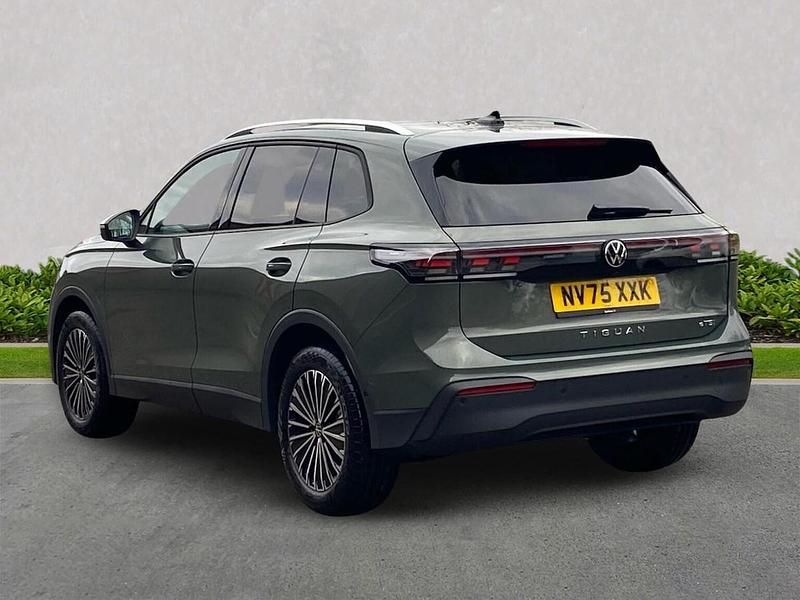 New VW Tiguan Match 130 HP (95 kW) 2026 Green SUV