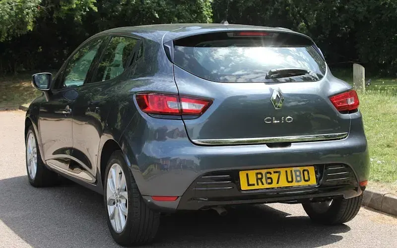 Used Renault Clio Dynamique 90 HP (66 kW) 2017 Grey Hatchback