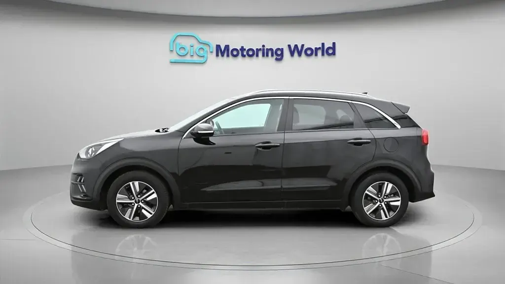 Usado Kia Niro 139 HP (102 kW) 2022 Preto SUV