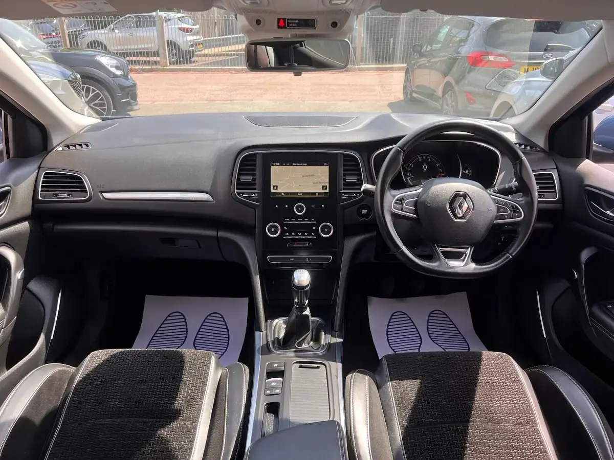 Used Renault Mégane IV Dynamique 130 HP (95 kW) 2017 Blue Hatchback