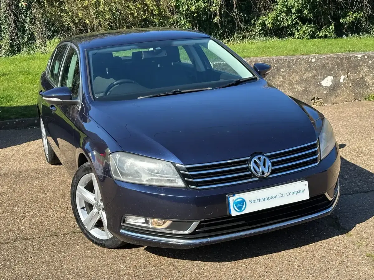 Usado VW Passat SE 105 HP (77 kW) 2012 Azul Sedan