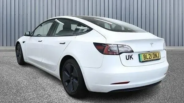 Used Tesla Model 3 Long Range AWD 366 kW (498 HP) 2021 White Sedan