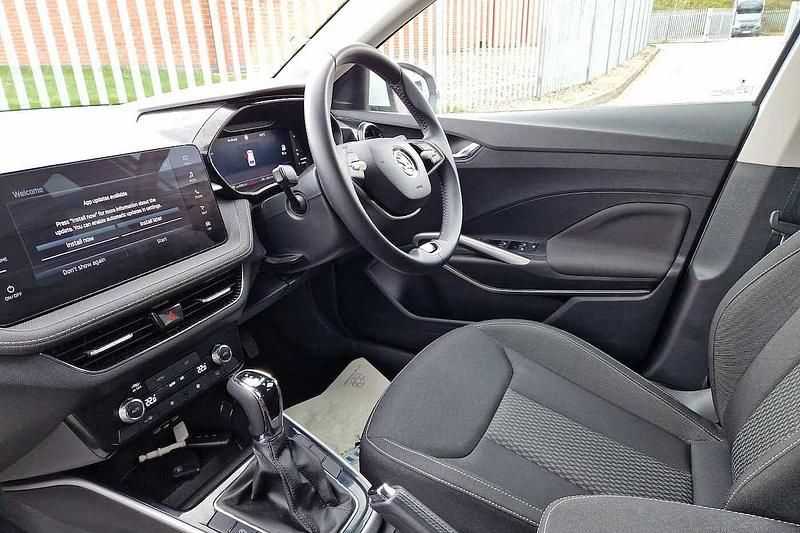 Used Skoda Fabia SE L 113 HP (83 kW) 2024 White Hatchback