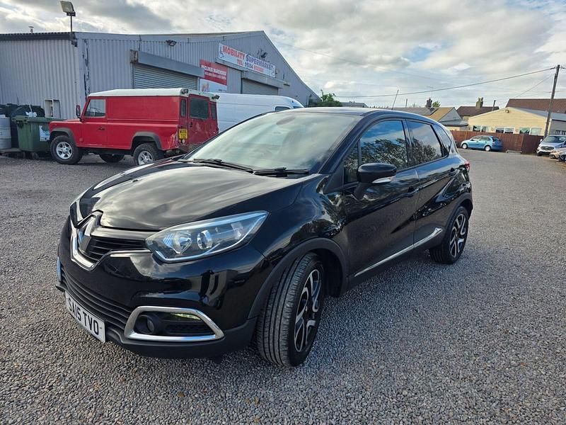 Usado Renault Captur Dynamique 90 HP (66 kW) 2015 Preto SUV