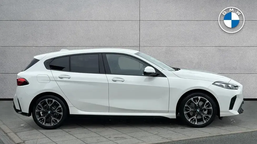Usado BMW 120 M Sport 168 CV (123 kW) 2025 Blanco Utilitario