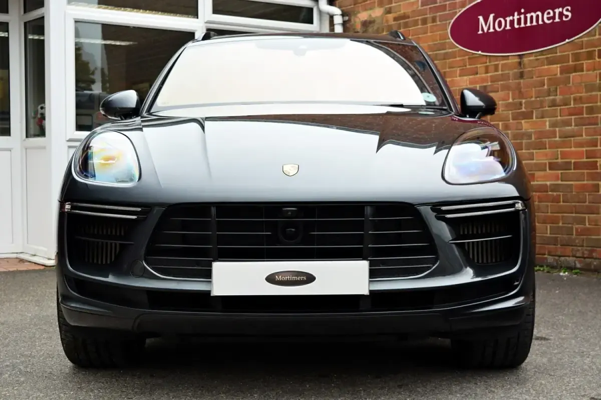 Used Porsche Macan Turbo 440 HP (323 kW) 2019 Grey SUV