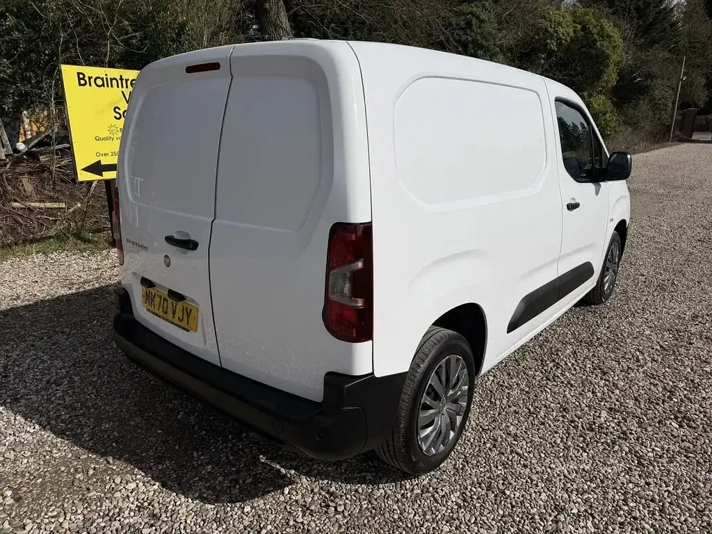 Used Peugeot Partner 110 HP (80 kW) 2020 White MPV
