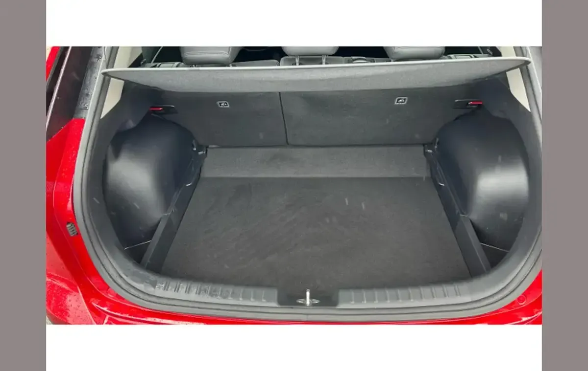 Used Kia Niro 139 HP (102 kW) 2024 Red SUV