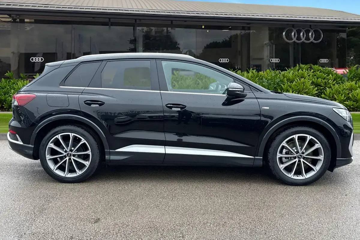 New Audi Q4 e-tron S-Line 210 kW (286 HP) 2026 Black SUV