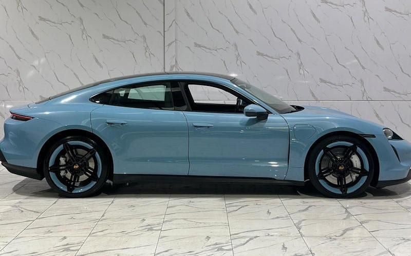 Used Porsche Taycan 300 kW (408 HP) 2023 Sedan