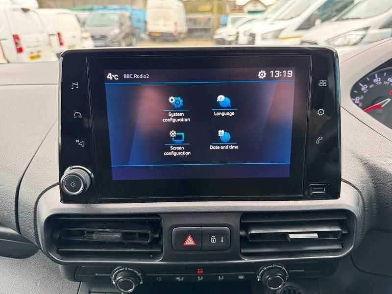 Used Peugeot Partner Premium 131 HP (96 kW) 2024 White MPV