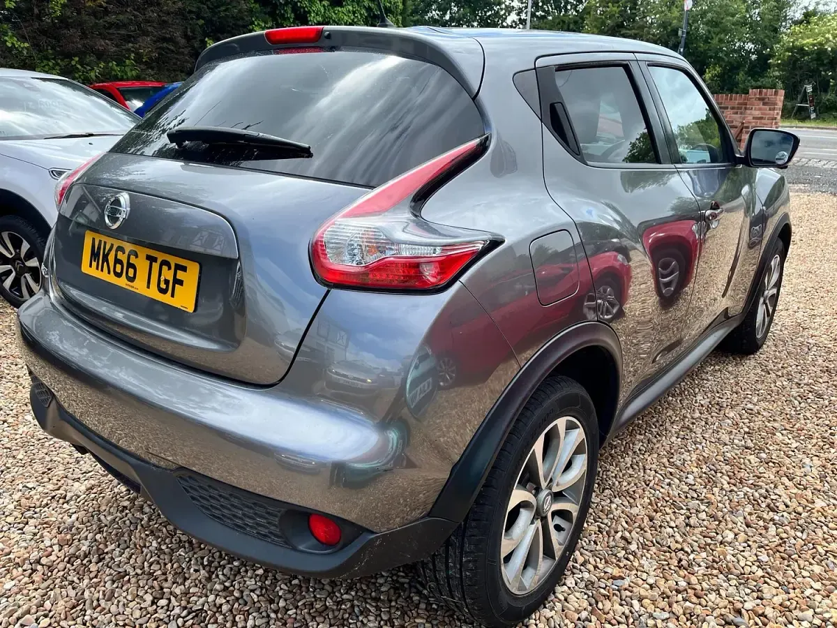 Used Nissan Juke Tekna 115 HP (84 kW) 2016 Grey SUV