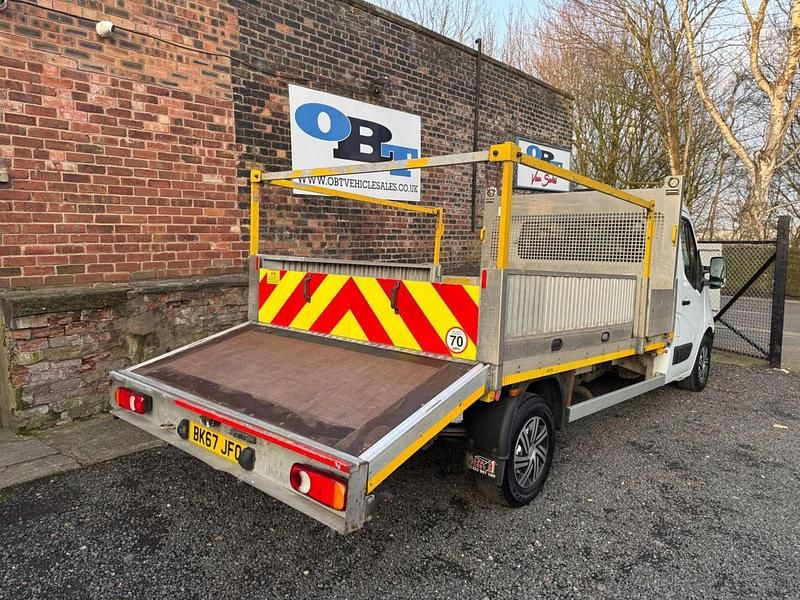 Used Vauxhall Movano 130 HP (95 kW) 2018 White MPV