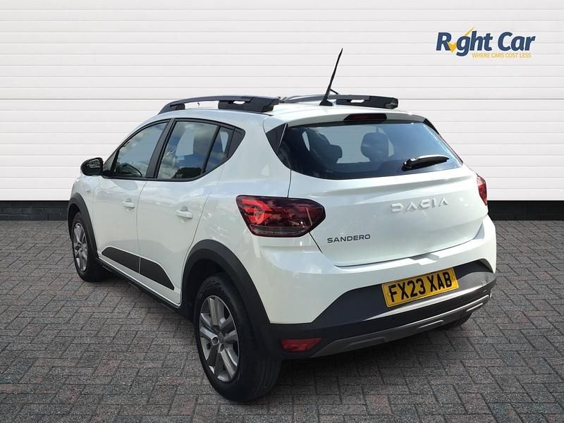 Used Dacia Sandero Expression 2023 White Hatchback