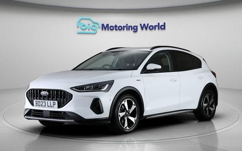 Begagnad Ford Focus Active 125 HK (91 kW) 2023 Vit Halvkombi