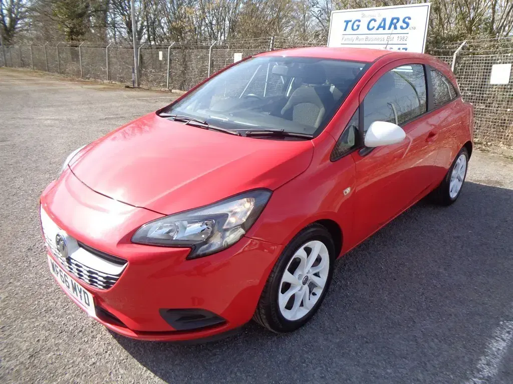 Usado Vauxhall Corsa 75 HP (55 kW) 2016 Vermelho Citadino