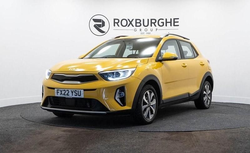 Used Kia Stonic 99 HP (72 kW) 2022 Yellow SUV