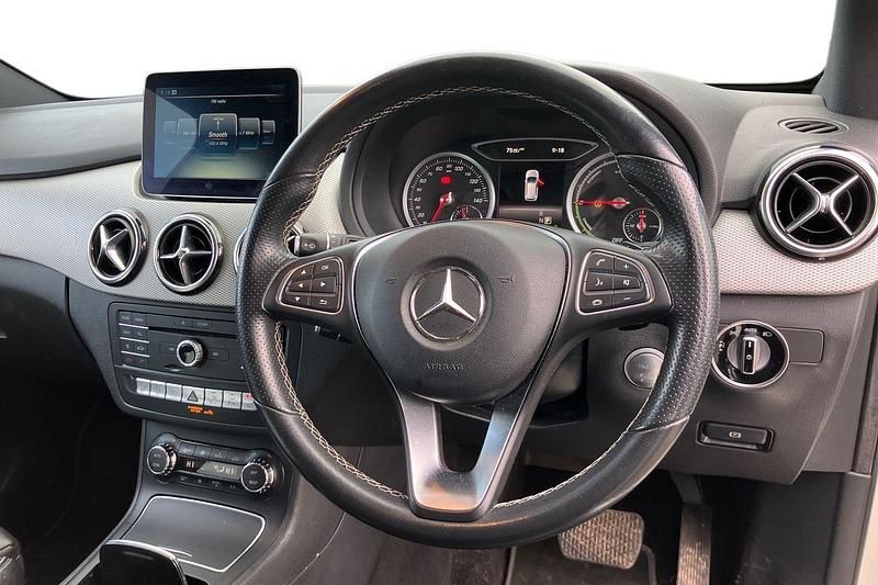 Used Mercedes B250e Electric Art 131 kW (179 HP) 2017 White MPV