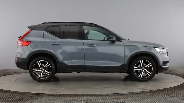 Used Volvo XC40 R-Design 163 HP (119 kW) 2022 SUV