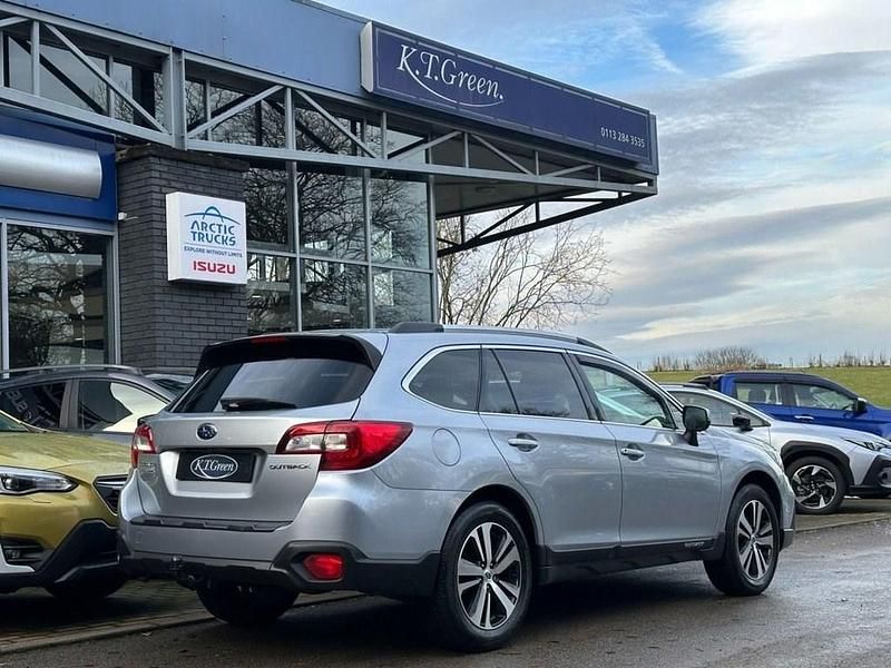 Used Subaru Outback Premium 175 HP (128 kW) 2020 Silver Estate