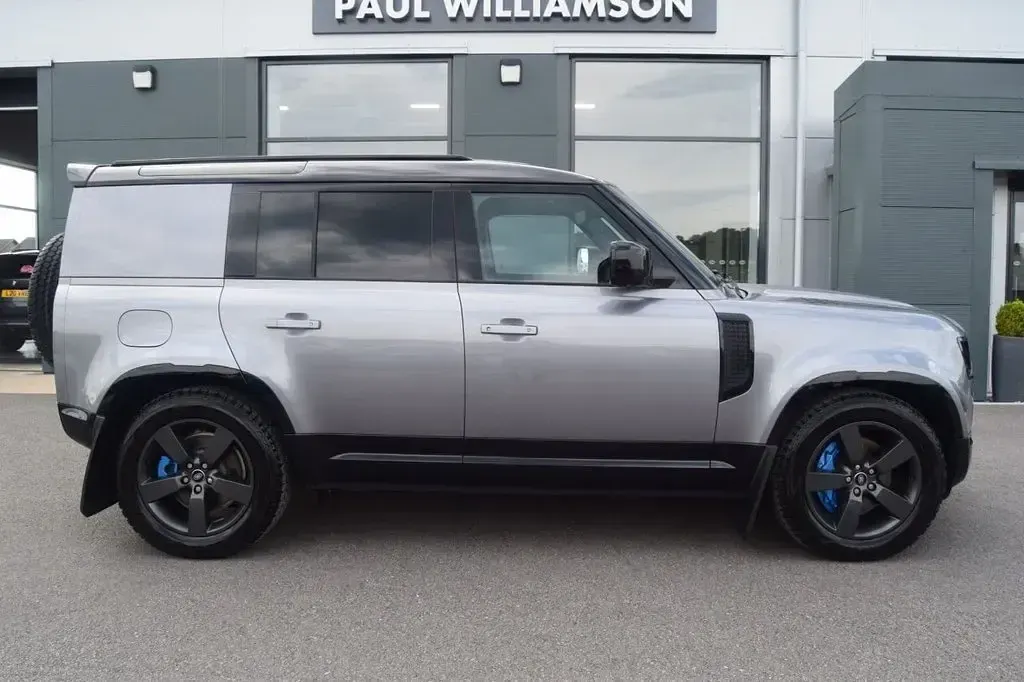 Used Land Rover Defender HSE Dynamic 2023 Grey SUV
