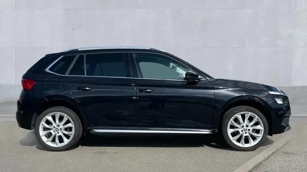 Used Skoda Kamiq SE 150 HP (110 kW) 2023 Black magic pearl effect SUV