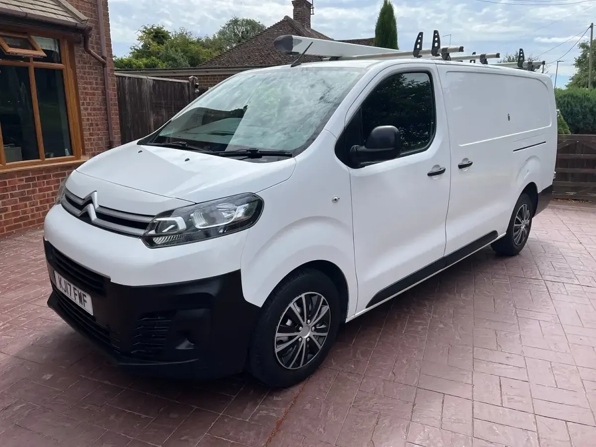 Used Citroën Dispatch 120 HP (88 kW) 2017 White MPV