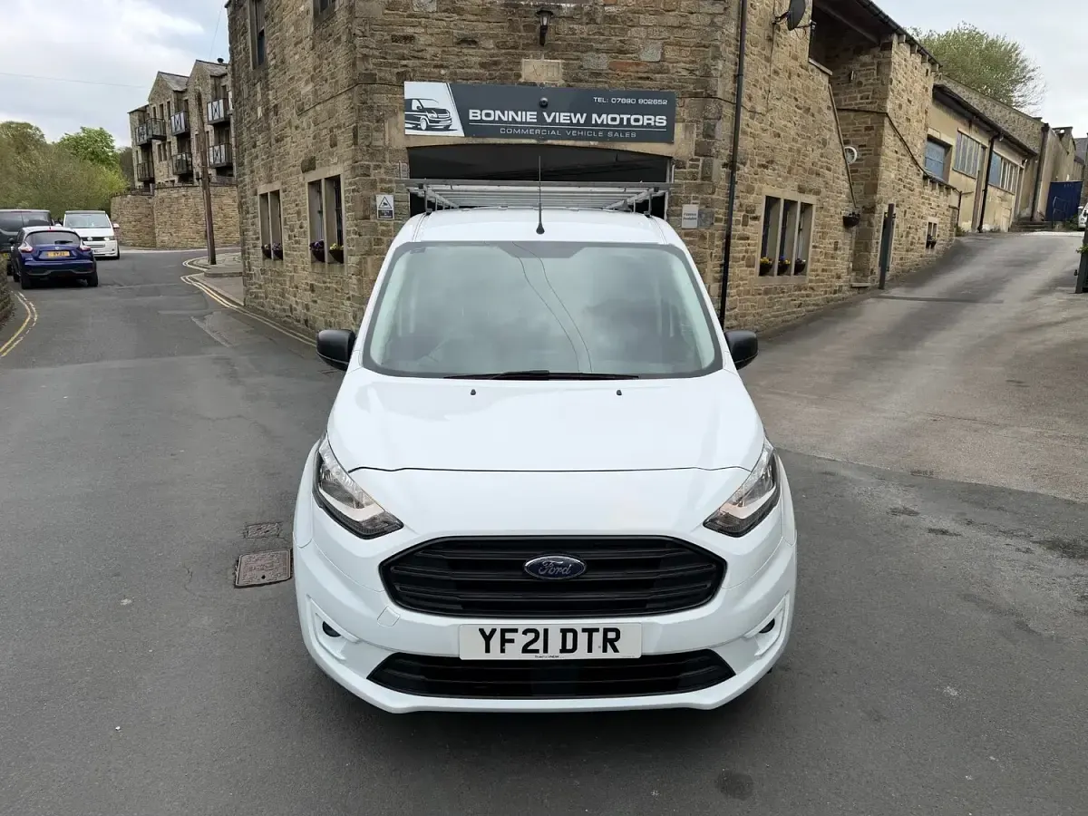 Used Ford Transit Connect Trend 100 HP (73 kW) 2021 White MPV