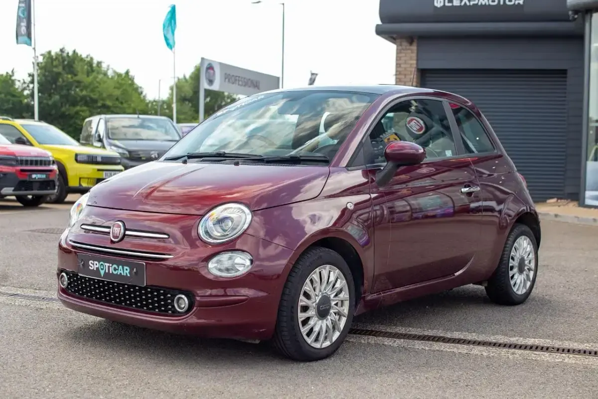 Used Fiat 500 Lounge 70 HP (51 kW) 2021 Red Hatchback