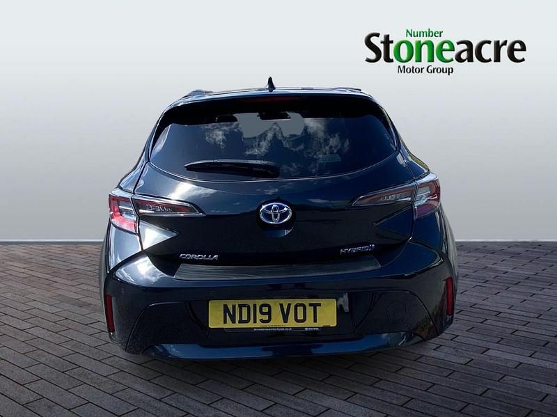 Used Toyota Corolla Design 122 HP (89 kW) 2019 Black Hatchback