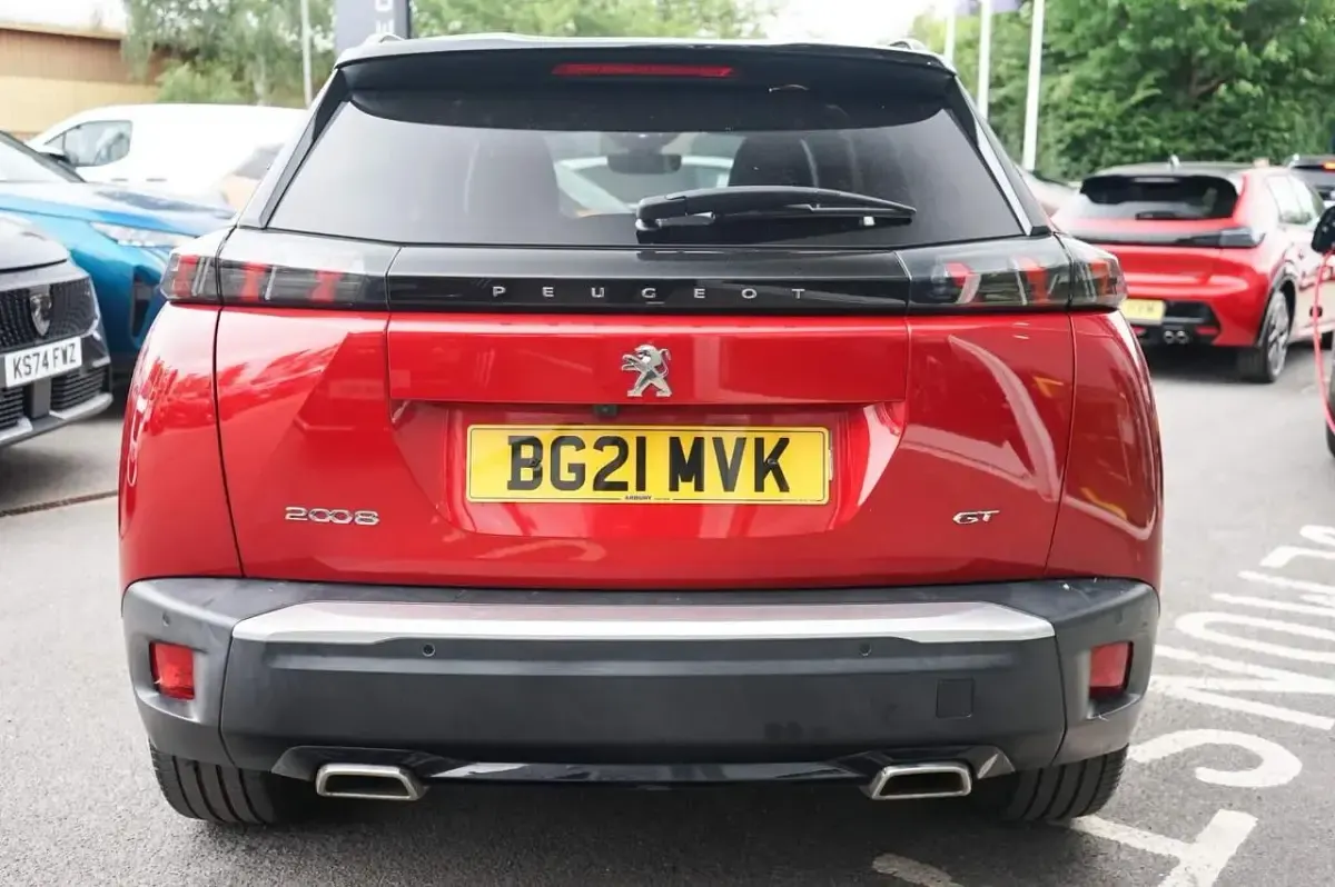 Used Peugeot 2008 Premium 129 HP (94 kW) 2021 Red SUV