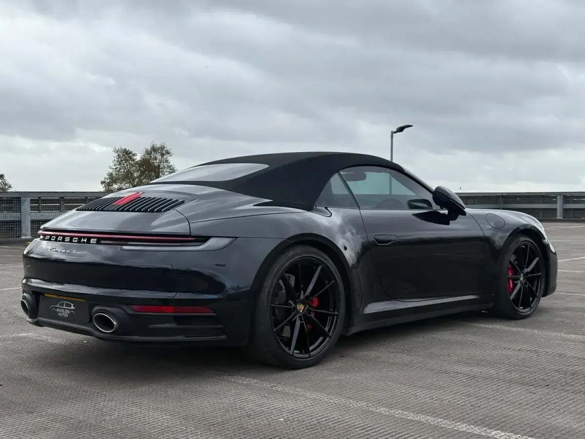 Begagnad Porsche 911 2019 Svart Cab