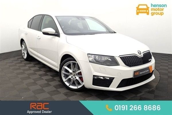 White Used 2013 Skoda Octavia vRS Hatchback | £7,499 (Fair price) - Image 1/1