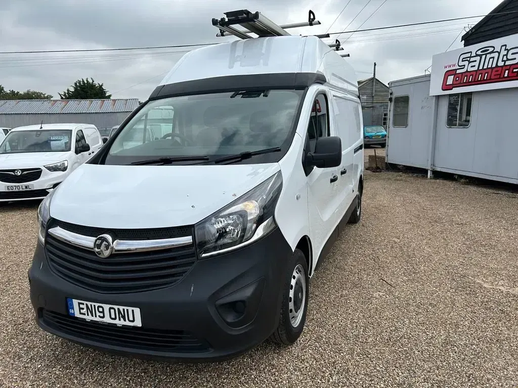 Used Vauxhall Vivaro S 2019 White MPV
