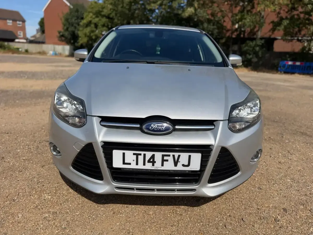 Used Ford Focus Titanium 125 HP (91 kW) 2014 Silver Hatchback