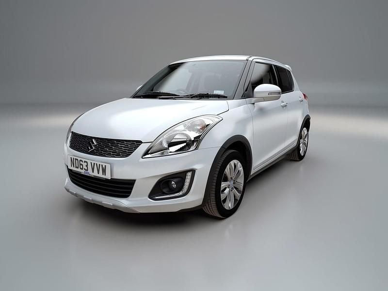 Used Suzuki Swift SZ4 94 HP (69 kW) 2013 White Hatchback