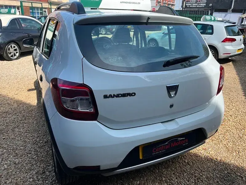 Used Dacia Sandero Stepway Ambiance 2016 White Hatchback