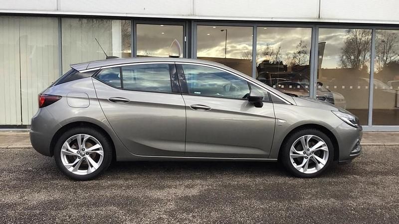 Used Vauxhall Astra SRi 105 HP (77 kW) 2016 Granite grey Hatchback