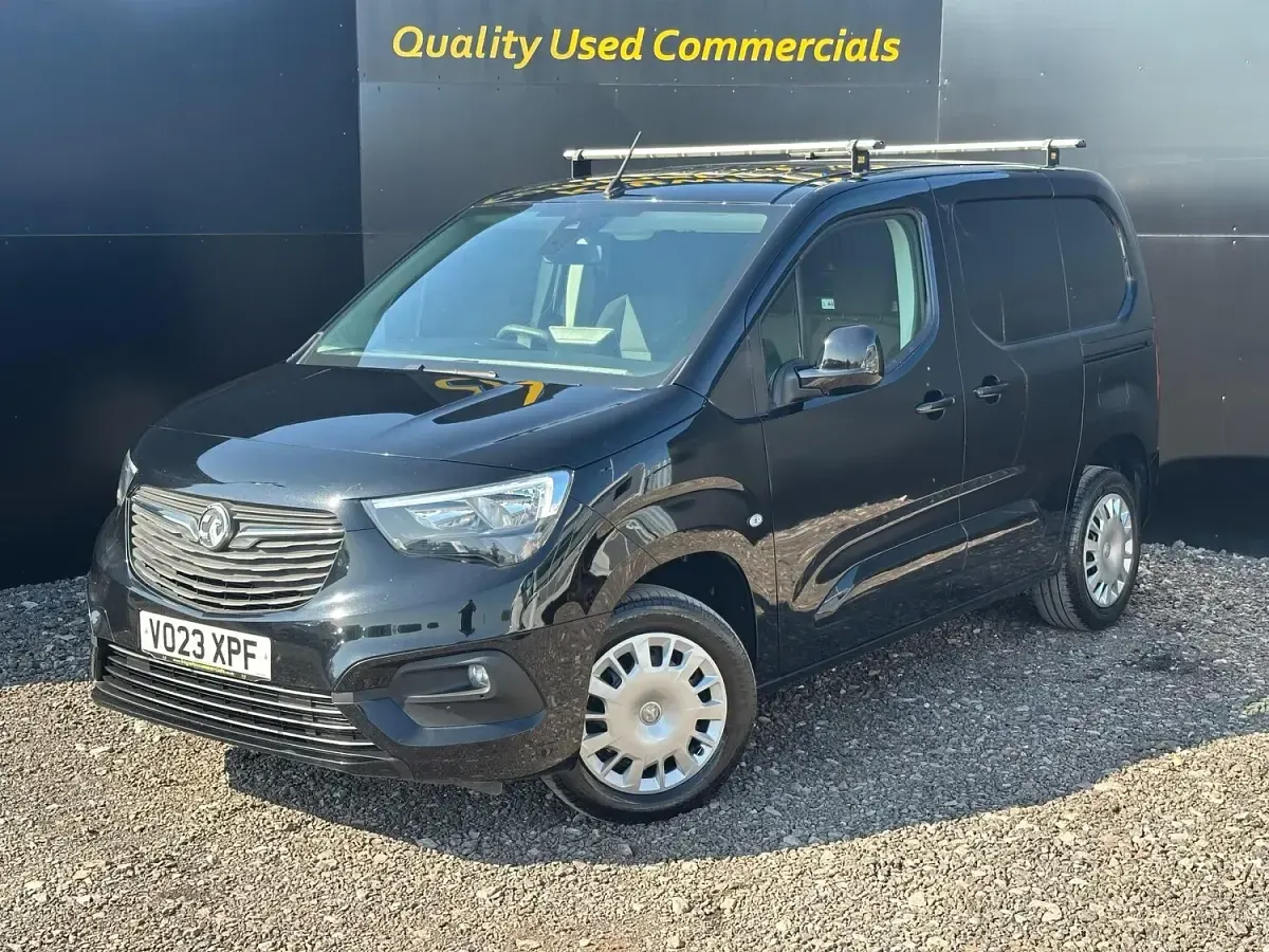 Used Vauxhall Combo S 100 HP (73 kW) 2023 Black MPV