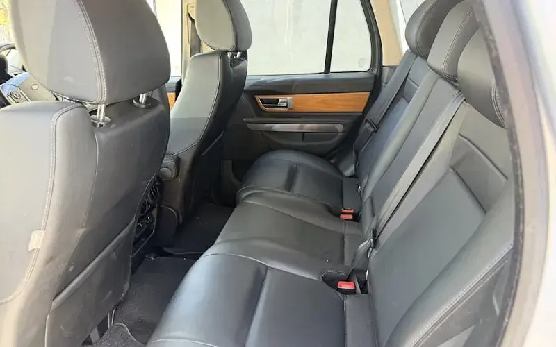 Used Land Rover Range Rover SE 258 HP (189 kW) 2011 Silver SUV