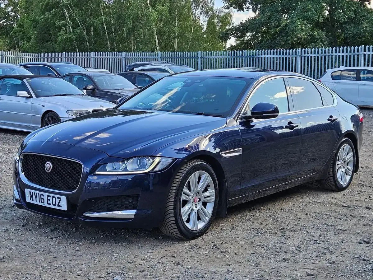 Used Jaguar XF Portfolio 180 HP (132 kW) 2016 Blue Sedan