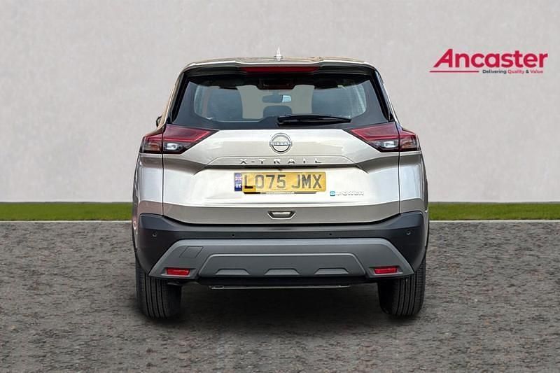 New Nissan X-Trail Acenta Premium 200 HP (147 kW) 2025 Silver SUV