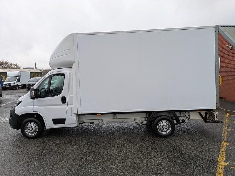 Used Peugeot Boxer S 140 HP (102 kW) 2022 White Van