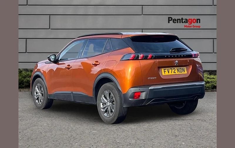 Used Peugeot 2008 Active+ 99 HP (72 kW) 2022 Orange SUV