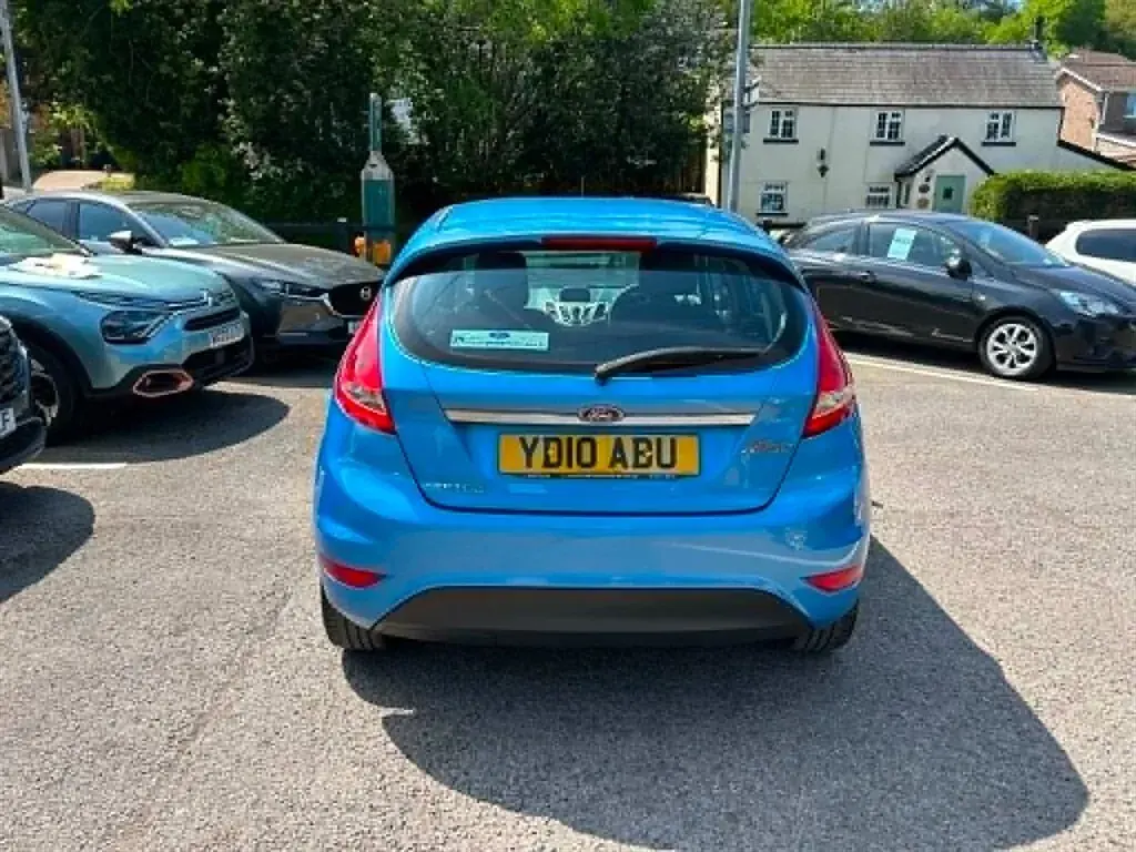 Used Ford Fiesta Zetec 96 HP (70 kW) 2010 Blue Hatchback