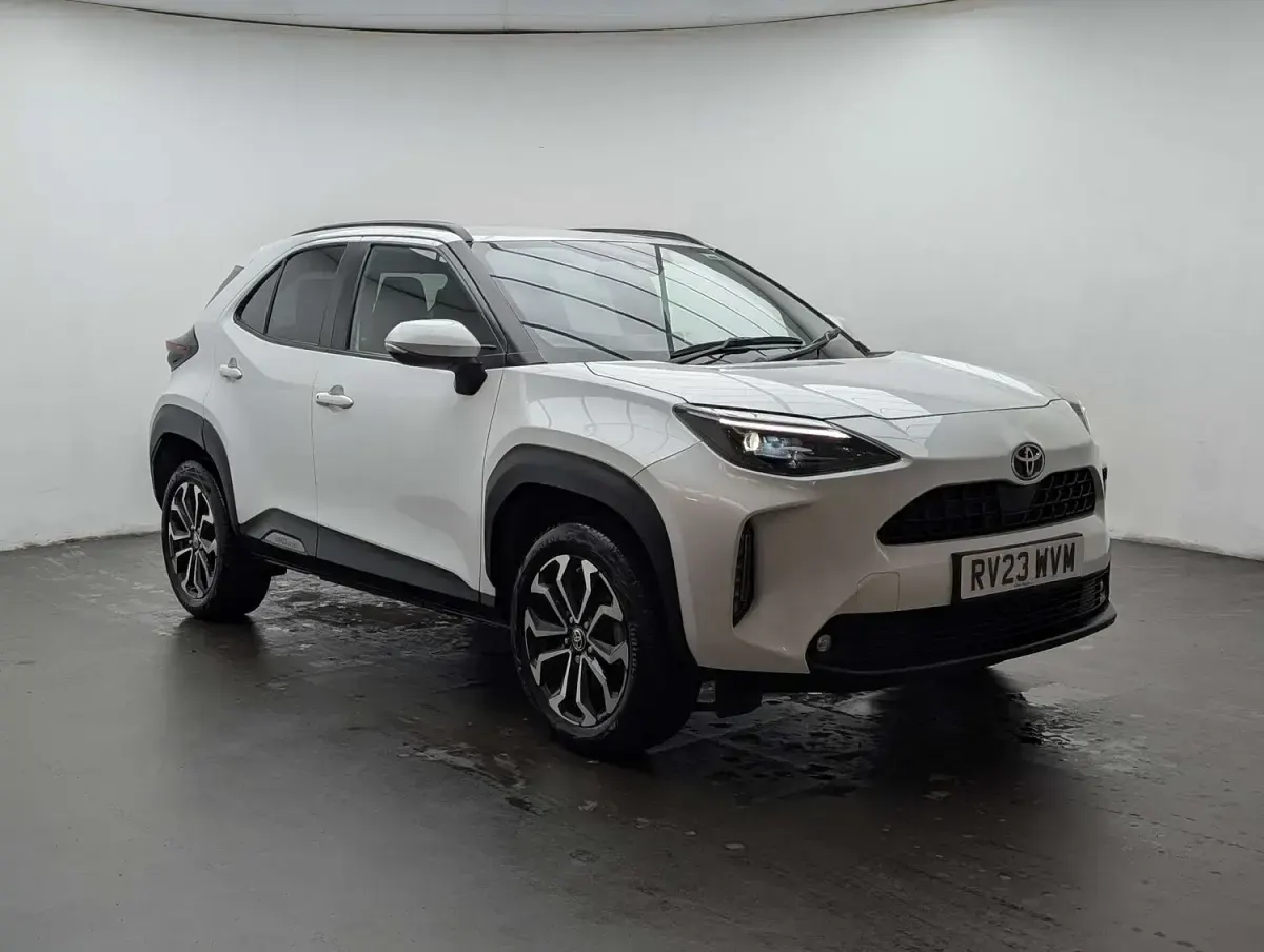Used Toyota Yaris Cross Design 114 HP (83 kW) 2023 White SUV