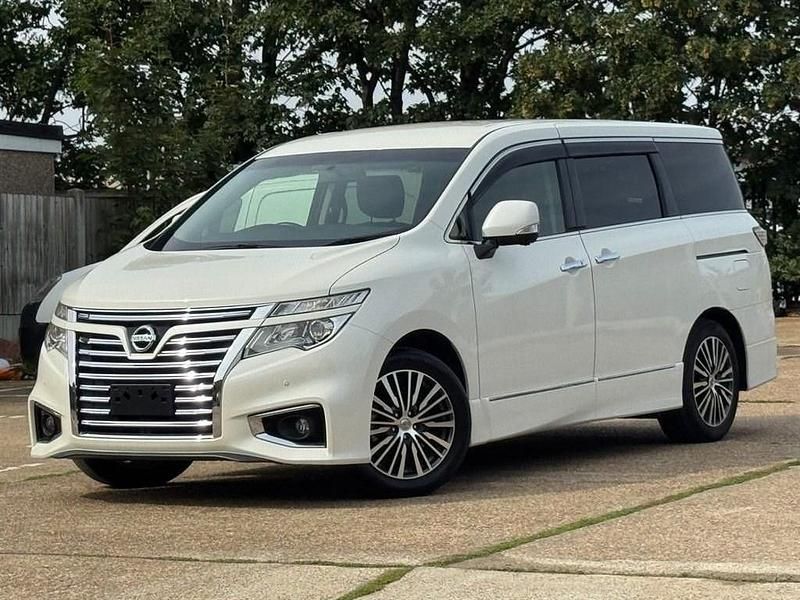 Used Nissan Elgrand 2017 White MPV