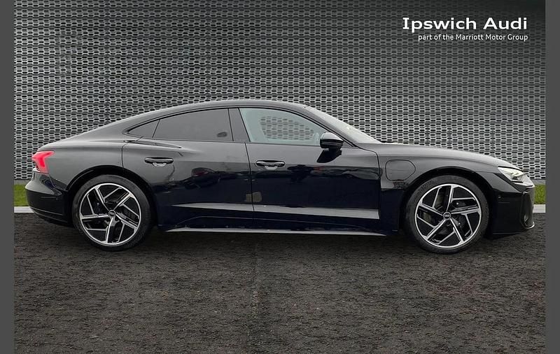 Used Audi e-tron GT quattro Comfort 364 kW (496 HP) 2025 Black Sedan